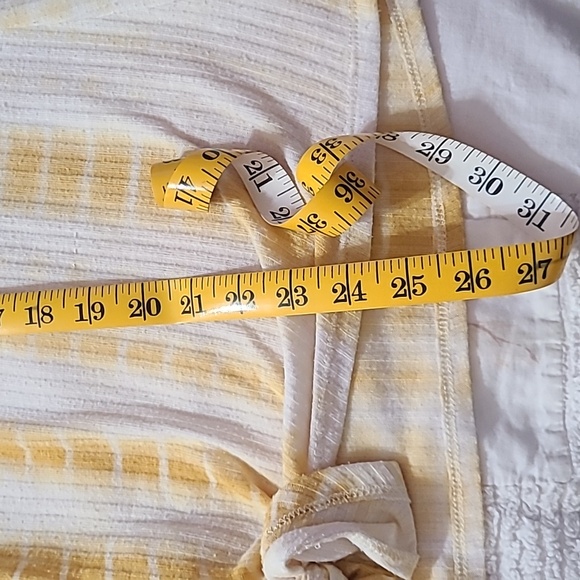 Top - Tank with tie front design - Picture 3 of 4